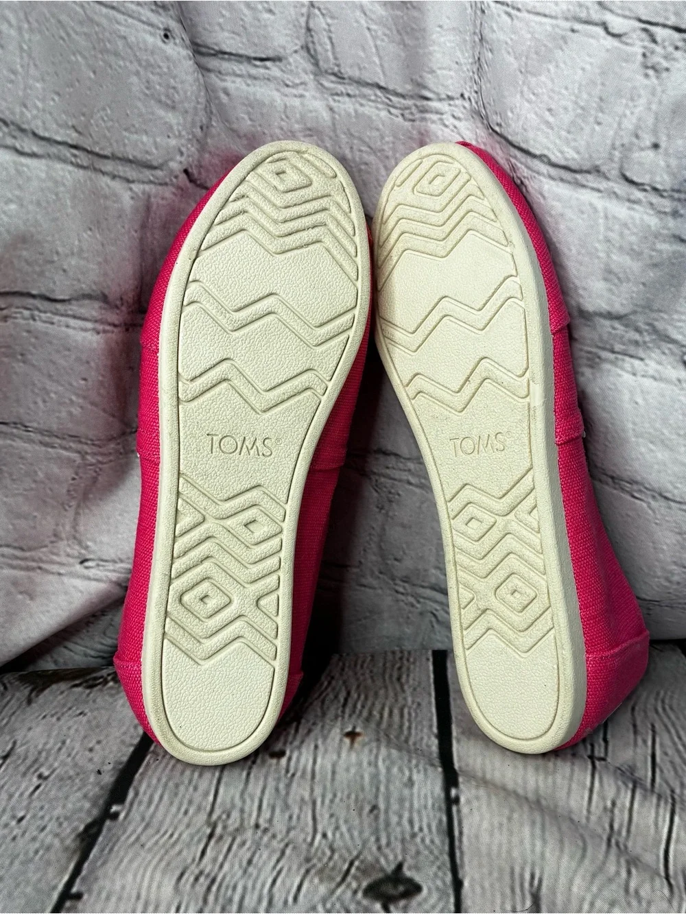 TOMS Alpargata‎ Barbie Hot Pink Fuschia Canvas Slip-On Flats Sneakers Shoes Sz 9